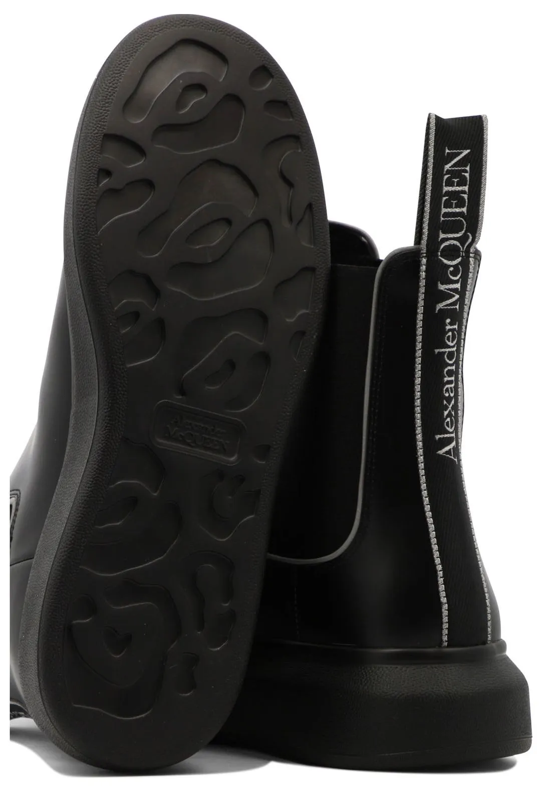 Alexander McQueen Round Toe Chelsea Boots