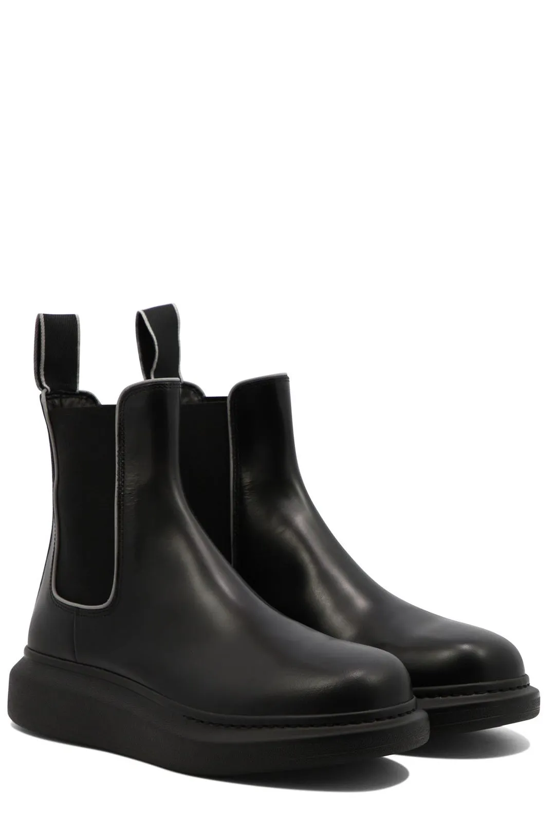 Alexander McQueen Round Toe Chelsea Boots