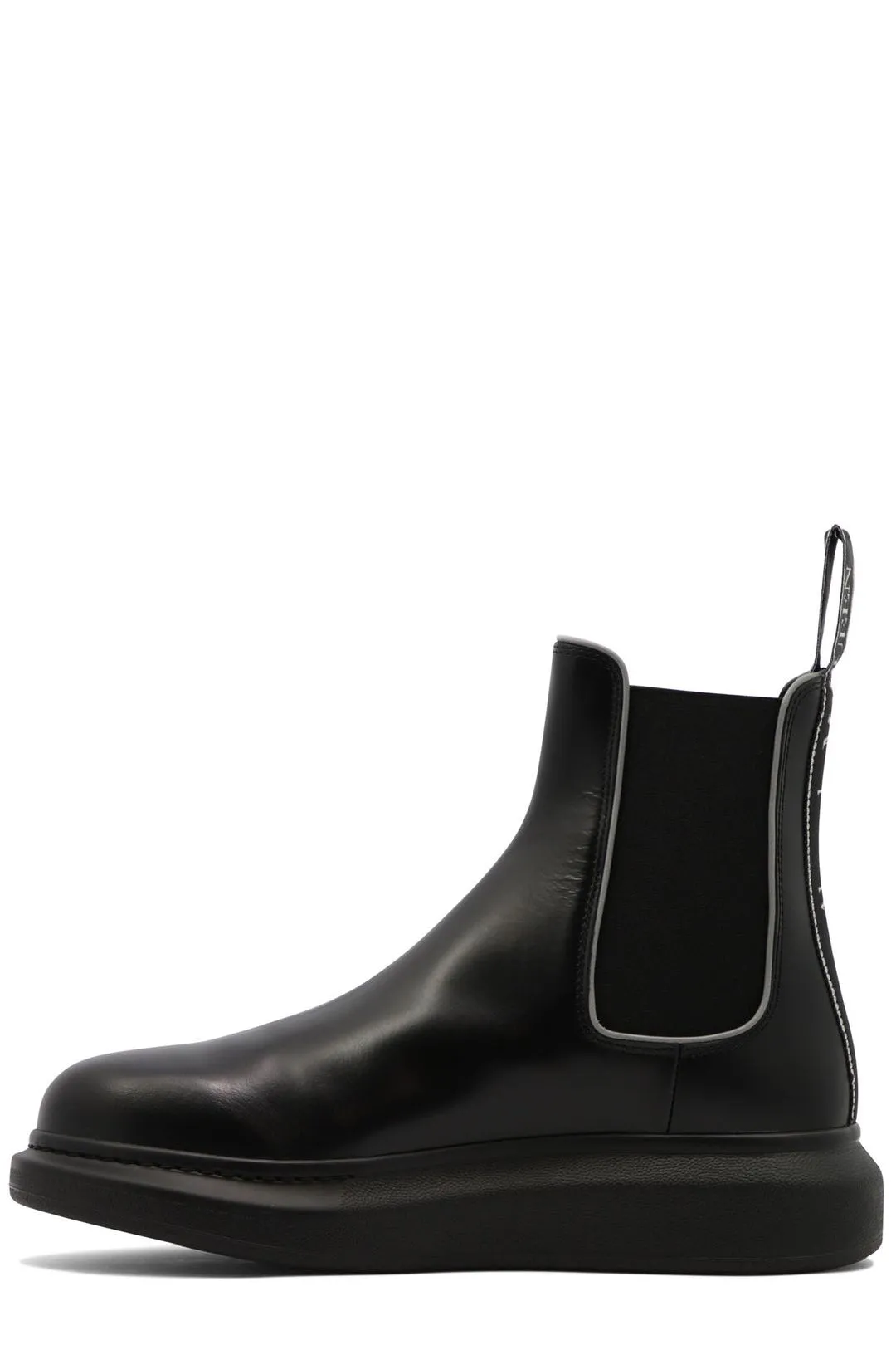 Alexander McQueen Round Toe Chelsea Boots