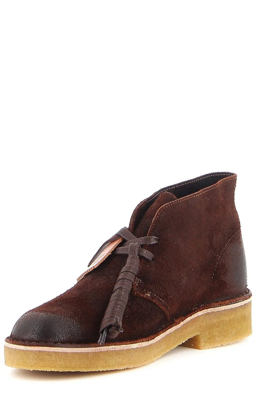 Clarks Round Toe Lace-Up Desert Boots