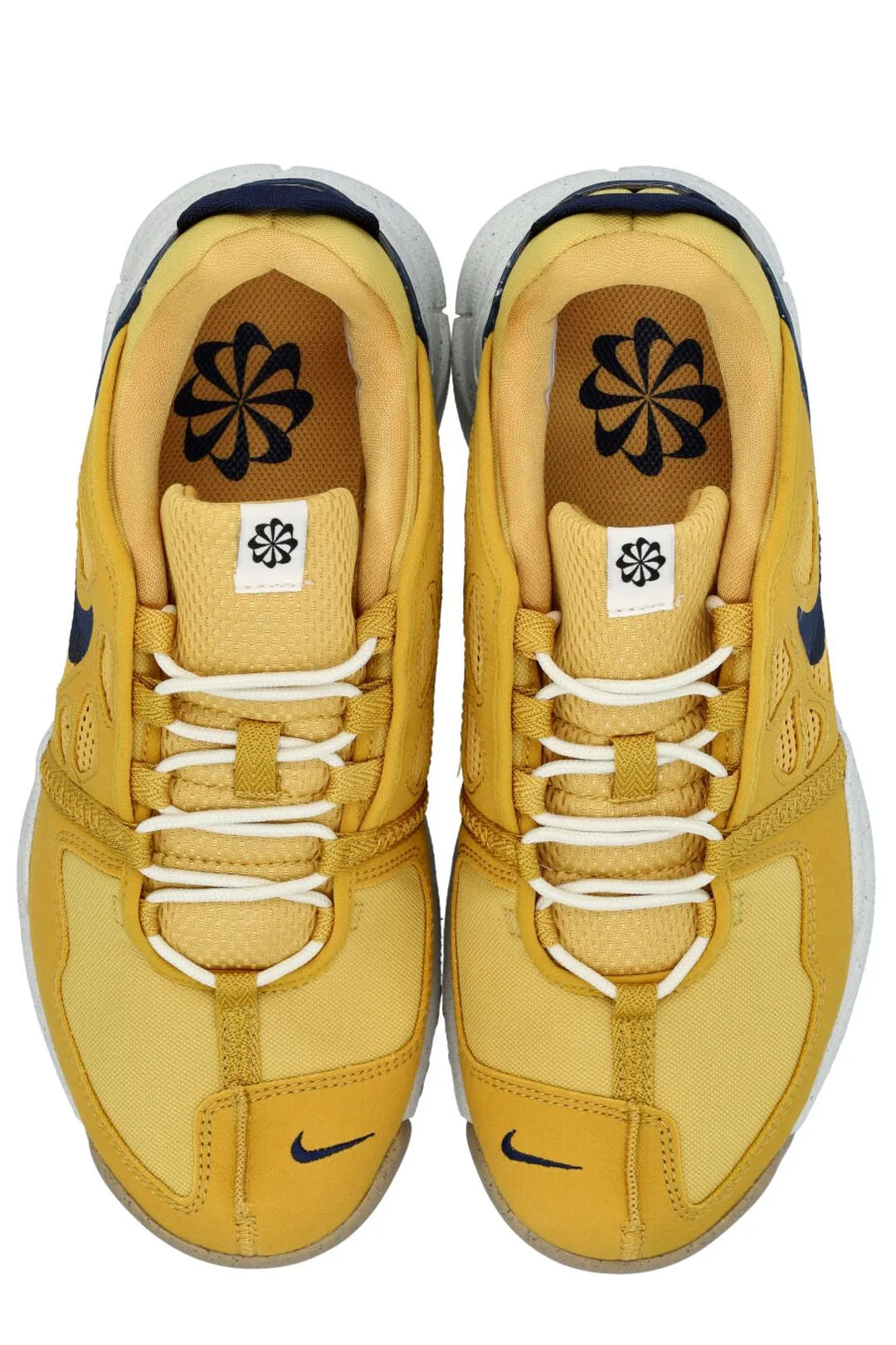Nike Free Terra Vista Sneakers
