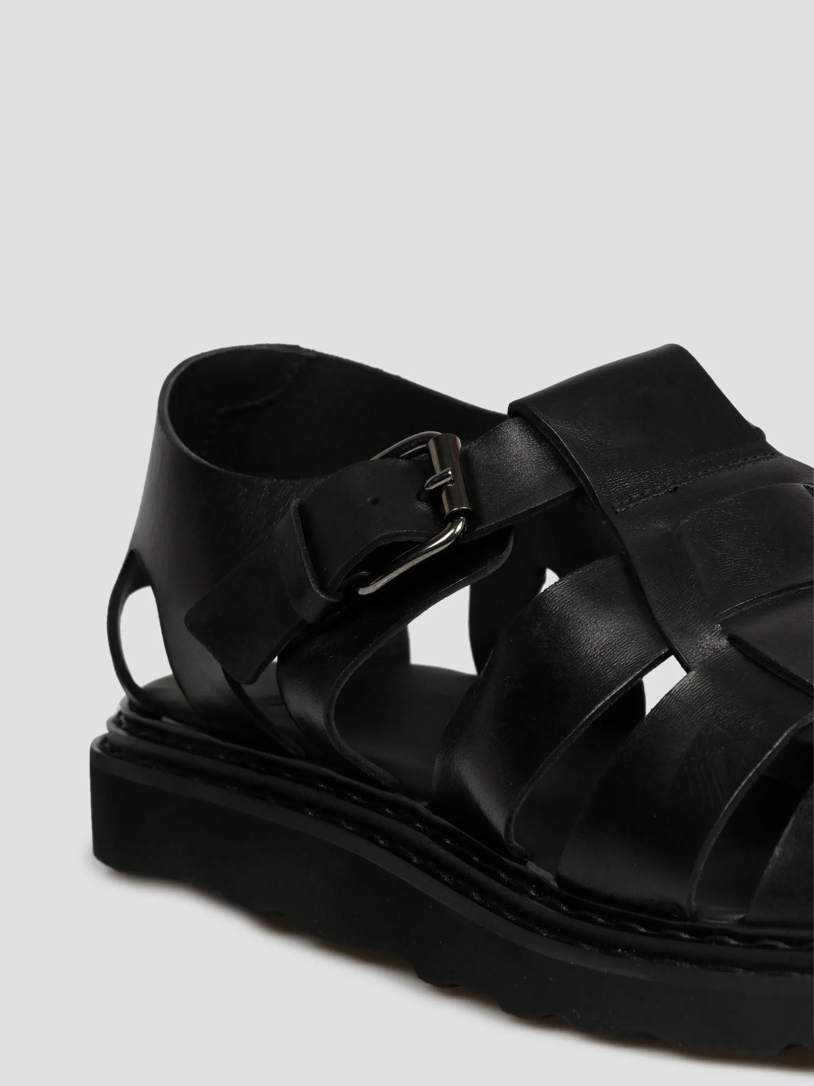Officine Creative Lyndon 002 Cut-Out Sandals